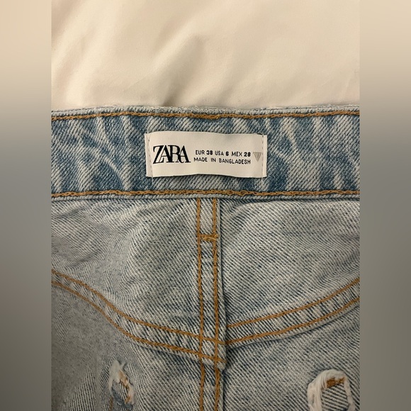 Zara light wash Jean shorts - Picture 5 of 5